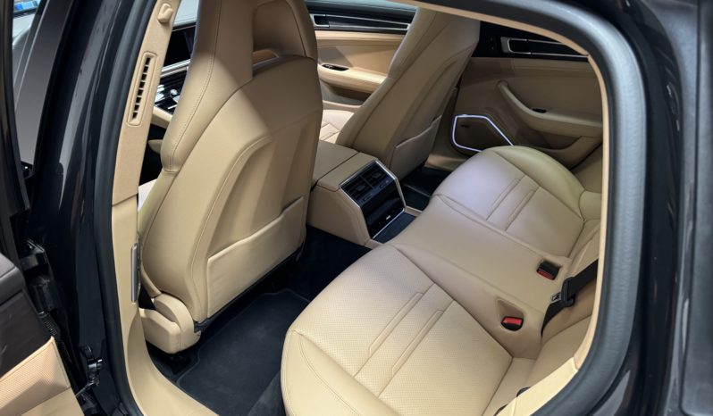 PORSCHE – PANAMERA SPORT TURISMO 4 PLATINIUM EDITION – E-HYBRID – 3.0 – V6 – 462 CH plein